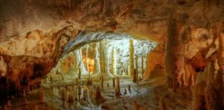 Frasassi’s Cavernous Wonderland