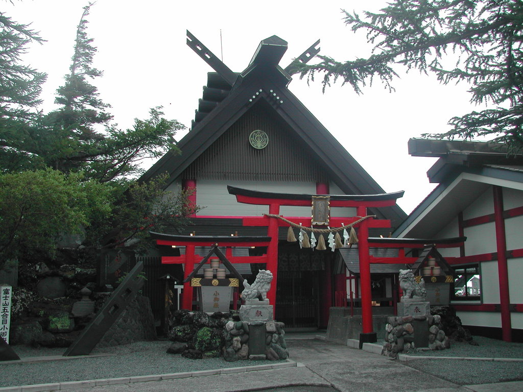 shinto-shrine-mount-fuji