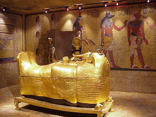 golden-casket-of-tutankhamun