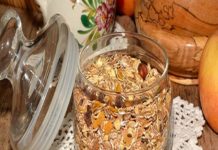 How to Make a Quick Healthy Breakfast Muesli Jar Containing the richest, freshest, organic ingredients