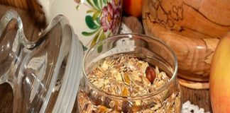 How to Make a Quick Healthy Breakfast Muesli Jar Containing the richest, freshest, organic ingredients